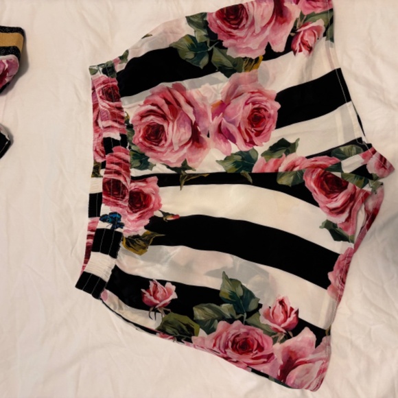 Womens Dolce & Gabbana shorts and shirt set - Picture 8 of 10